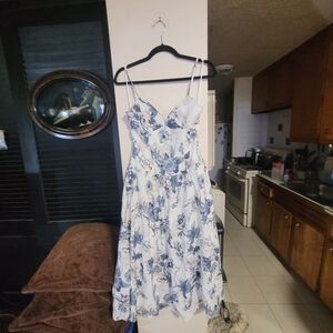 NWT STORIA FLORAL DRESS